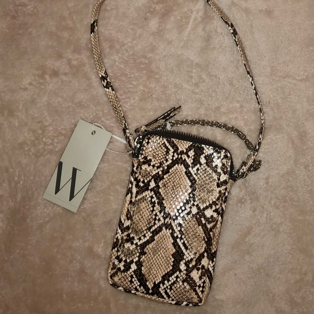 Zoe hands free crossbody